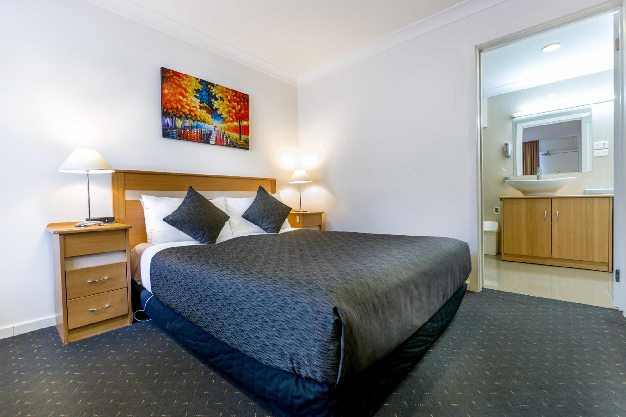 Melbourne'S Princes Park Hotel, Melbourne