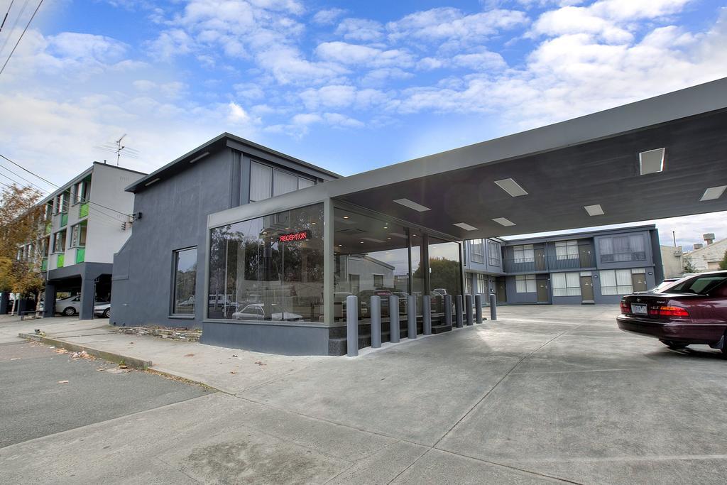 Melbourne'S Princes Park Hotel — Photos 1